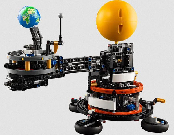 Lego Technic Planet Earth and Moon in Orbit - 42179