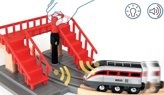 Brio Smart Engine Set With Action Tunnels - 33873