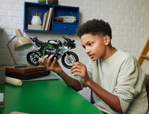 Lego Technic Kawasaki Ninja H2R Motorcycle/Motocyclette - 42170