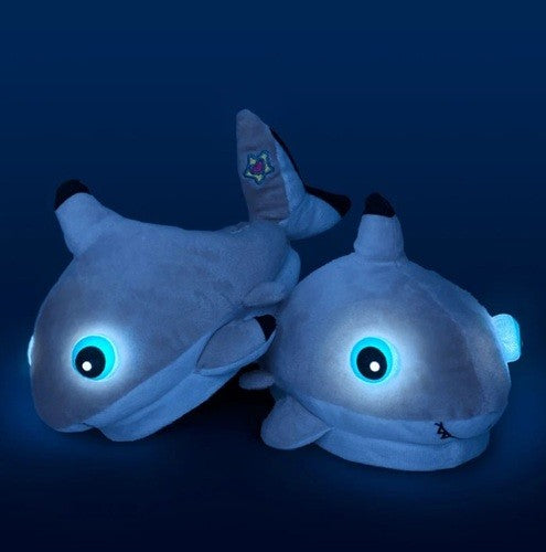 Nightbuddies Light Up Slippers Shark / Pantoufles lumineuses requin