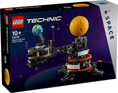 Lego Technic Planet Earth and Moon in Orbit / La planète Terre et la Lune en orbite - 42179