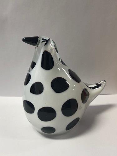 White Bird with Black Dots Figurine / Figurine d'oiseau blanc à pois noirs