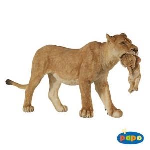Papo Figurine Lionness with Cub / Lionne et son petit