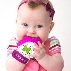 Munch Mitt Baby Teething Mitten Purple Shimmer  / Moufle de dentition pour bébé