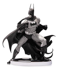 DC Collectibles Batman Black & White Statue by Sale - 2nd Edition  /  Statue Batman Noir et Blanc en vente - 2e édition