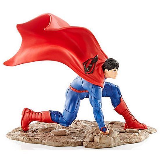 DC Figurine Kneeling Superman - Jouets LOL Toys